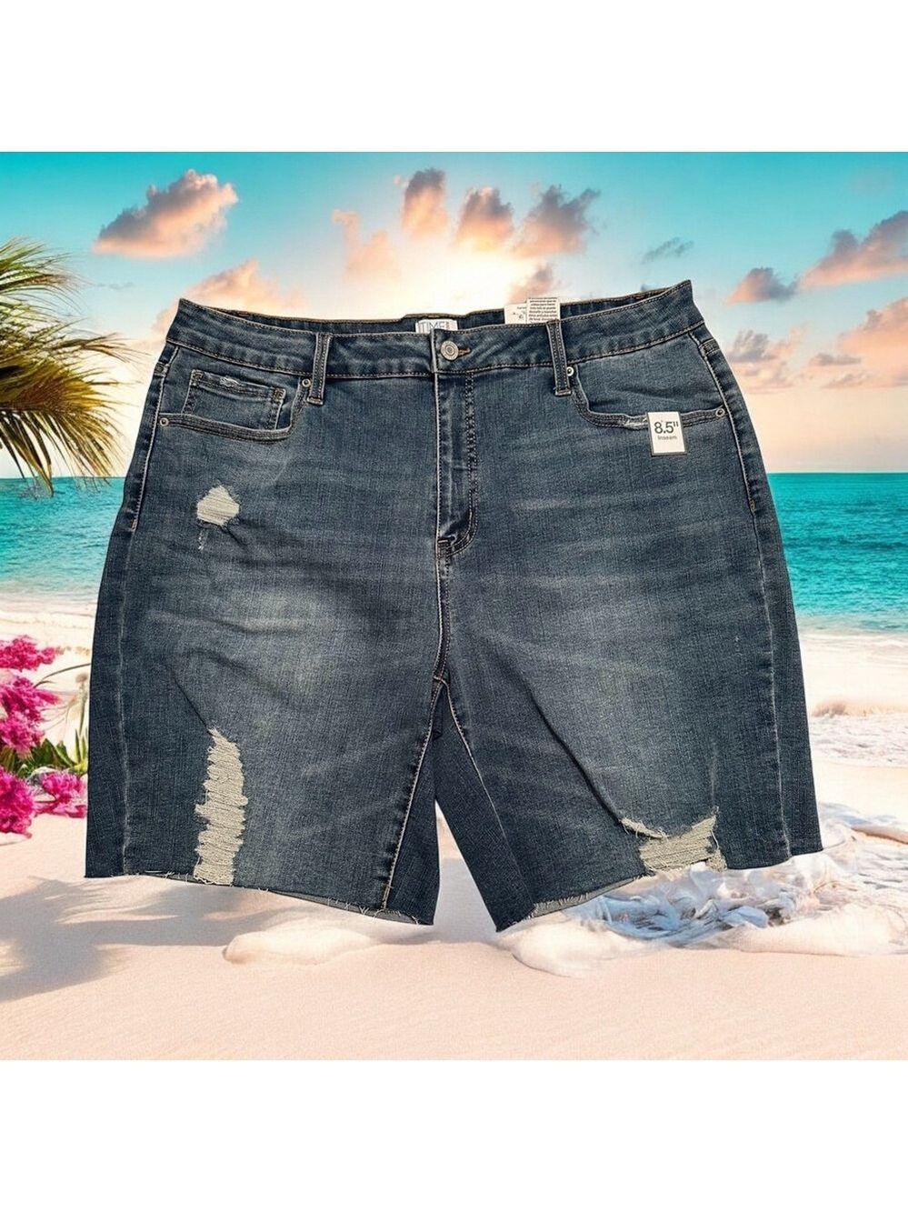 Time & Tru High-Rise Denim Distressed Jean Shorts Frayed Hem Womens 16 Blue NWT